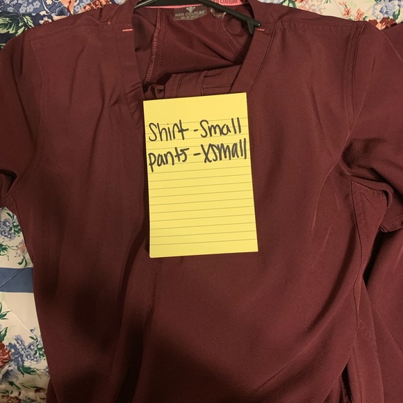 Scrub sets - Picture 3 of 6